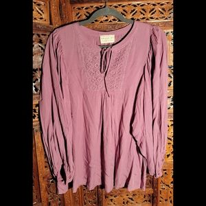 Dress Up Flowy Orchid Colored Blouse with Oversized Sleeves & Lace Detail Size S